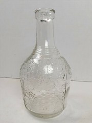 Vintage 4/5 Quart Glass Wine Bottle Decanter 8&Prime; tall Grapes & Leaves Design 422