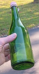 Vintage 1968 UNITED VITNER&rsquo;S INC Green Glass Wine Bottle Org Pink Lid Beautiful