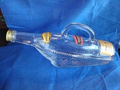 Vtg London Winery White Wine Dinner Ship Shaped Bottle 11.5”