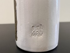 BEAMEISTER 1975 LIEBFRAUMILCH JAMES BEAM CERAMIC WINE BOTTLE. 1 Pint.7 fl oz