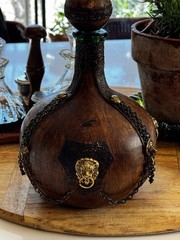 VTG Italian Leather Wrapped Green Glass Decanter W/ Lion Head & Chain -Barware!