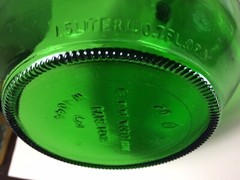 Vintage Emerald Green Glass 1976 – stopper – W1044