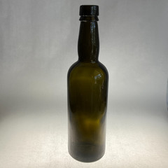 Vintage Wine Bottle Dark Amber No Marking 9&Prime; Embossed « NB » at Bottom