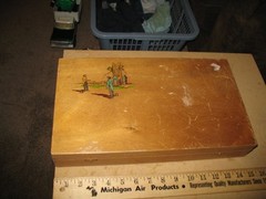 VTG 60s 70s RARE PISTOL BOTTLES IN WOOD BOX TARONA RED TABLE WINE PROP DECOR