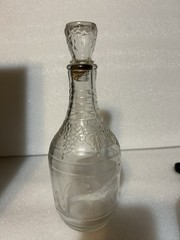 Vintage 4/5 QUART Clear GLASS WINE BOTTLE DECANTER GRAPES & LEAVES 8” Tall
