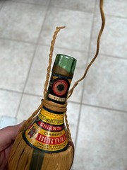 RARE Vintage 1961 Bertolli CHIANTI Rattan Wrap Red & Green Rand Loop (Empty)