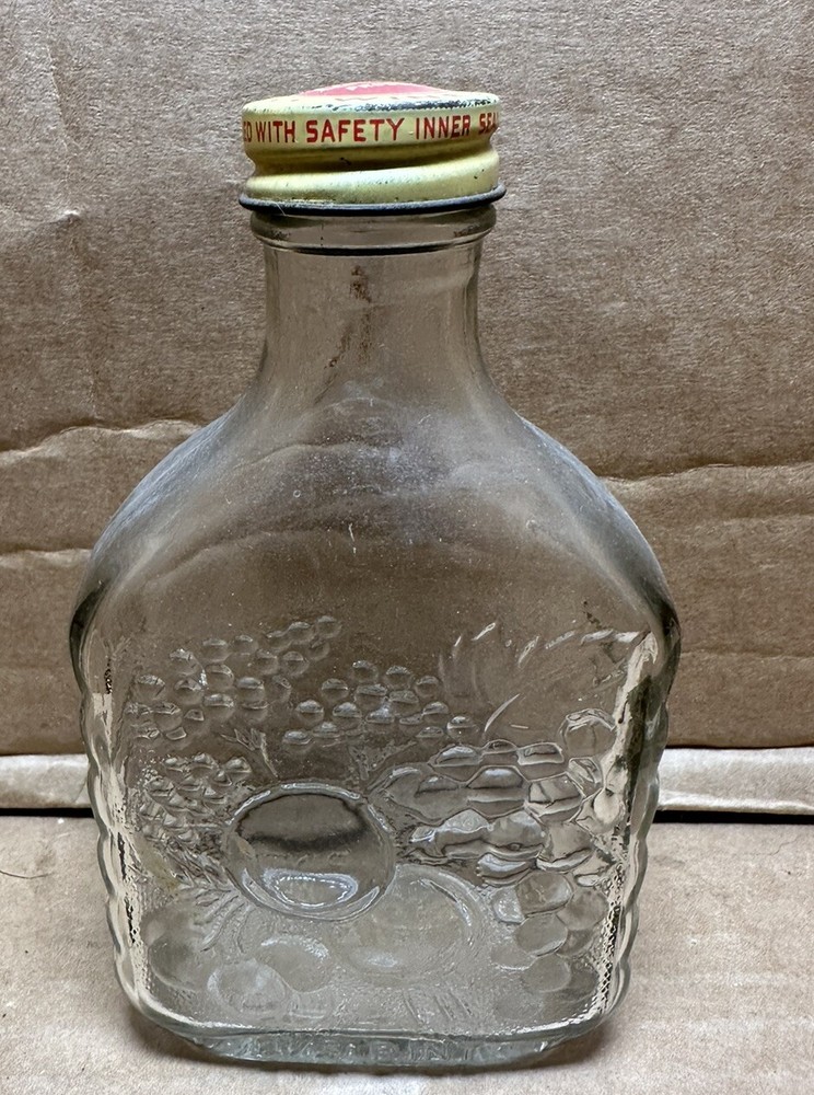 Vintage Berrycup Wines 2/5 Pint Glass Wine Bottle Yonkers, New York EMPTY