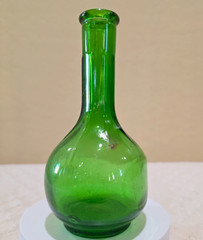 1910&rsquo;s Emerald Green ROYAL MINT SAUCE Antique Bottle 6.25&Prime; H USA Made
