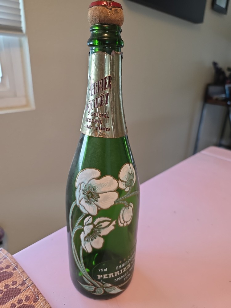 Vintage 1976 « Empty » Perrier Jouet Epernay-france Bottle With Cork..