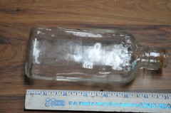 Vintage 1/2 pint Clear Glass Wine ? Bottle, Screw top, No Label. see Picture