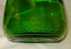 Vintage Wine World 1.5 Liter Green Glass Handled Screw Top Bottle Jug Decanter