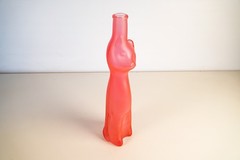 13&Prime; Happy Cat Rheinhessen Riesling Happy Cat Figural Glass Wine Bottle PINK