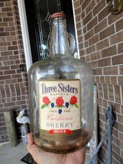 1950 THREE SISTERS CALIFORNIA SHERRY WINE One Gallon Bottle JACKSONVILLE, FLA