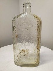 GARRETT’S American Wines Vintage Embossed Clear Glass Bottle 4/5 Quart