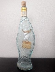 PESCEVINO Fish Shape 1985 Wine bottle Italy 13-1/4” tall with Cork & Label