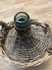 BEAUTIFUL Vintage Barcelona V.B.S.A. Wine Jug Wrapped In Wicker 14” Tall X 9”