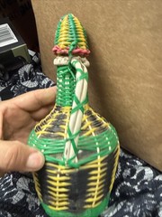 VTG VIRESA SCOUBIDOU COLORFUL WINE BOTTLE PLASTIC WOVEN WICKER SPAIN 60-70s BOHO
