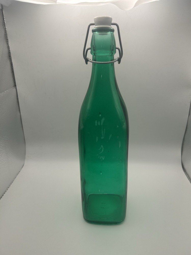 Vintage GLASS WINE BOTTLE Hermetic Lid Green 1L 34 oz. ITALY Rectangular Used