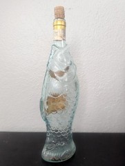 PESCEVINO Fish Shape 1985 Wine bottle Italy 13-1/4” tall with Cork & Label