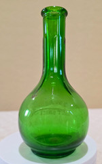 1910&rsquo;s Emerald Green ROYAL MINT SAUCE Antique Bottle 6.25&Prime; H USA Made