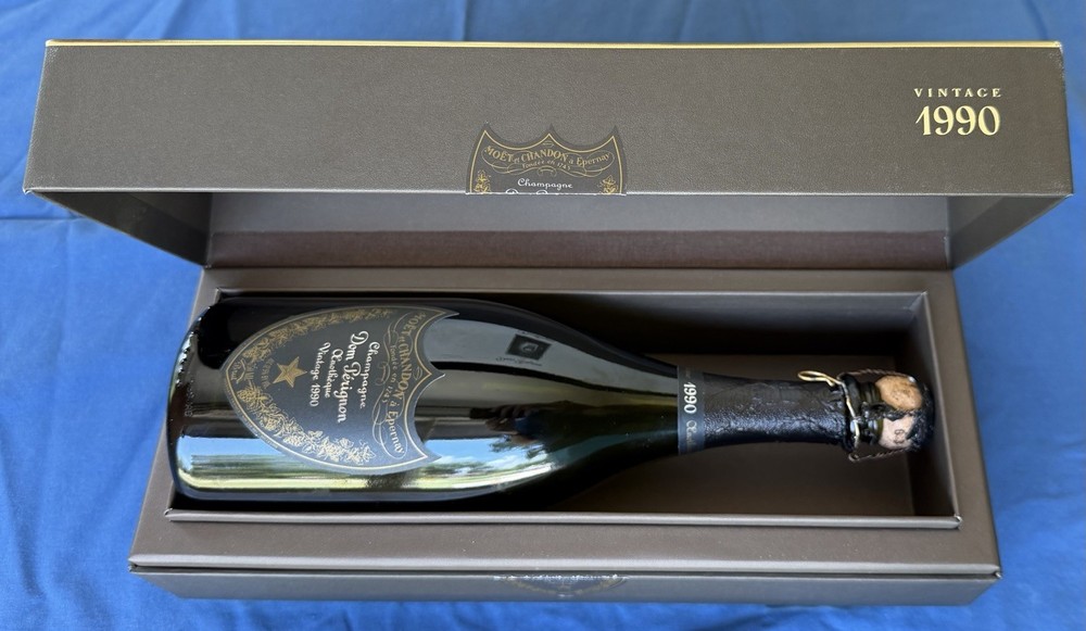 1990 Moet & Chandon Oenotheque Dom Perignon Champagne EMPTY Bottle Box Booklet
