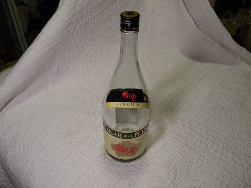 Large EMPTY WINE BOTTLES 1.5 LITER CLEAR GLASS WITH SCREW MEDAL LIDS