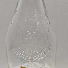 Vintage 1953 Garrett&rsquo;s American Port Wine Bottle 1/2 Gallon Embossed Grape Glass
