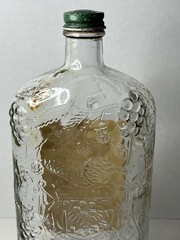 Vintage Embossed Bottle Garrett&rsquo;s American Wine Eagle, Grape, Berries 10&Prime; 4/5 QT