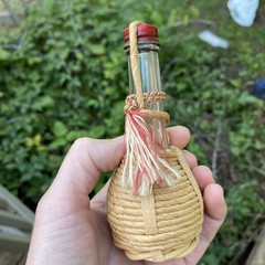 VTG California Chianti Wine BOTTLE EMPTY w Cap & RATTAN WRAP 1/10pt