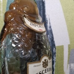 PESCEVINO Fish Shape 1986 Italian White Table Wine bottle Italy With Labels
