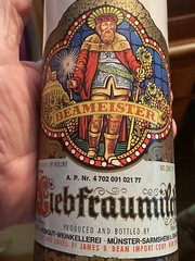 BEAMEISTER 1975 LIEBFRAUMILCH JAMES BEAM CERAMIC WINE BOTTLE. 1 Pint.7 fl oz