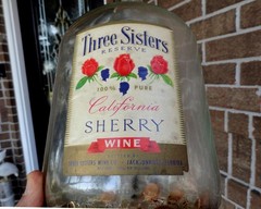 1950 THREE SISTERS CALIFORNIA SHERRY WINE One Gallon Bottle JACKSONVILLE, FLA