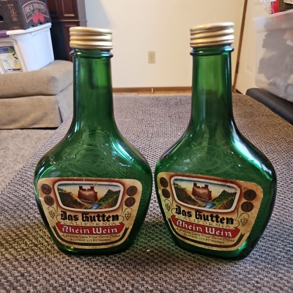 2 Empty Wine Das Gutten Green Bottles 4/5 Quart California Rhein Wein 9.5&Prime;