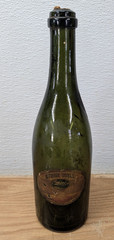 Vintage Dark Green EMPTY Glass Punt Kick-Up Wine Bottle – Stone Wall Label