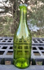 Antique beautiful *ELECTRIC GREEN* colored applied lip wine / liquor bottle