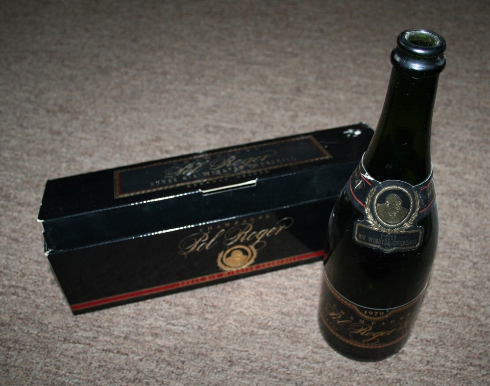1979 SIR WINSTON CHURCHILL ( EMPTY ) POL ROGER CHAMPAGNE BOTTLE & BOX ( EMPTY )
