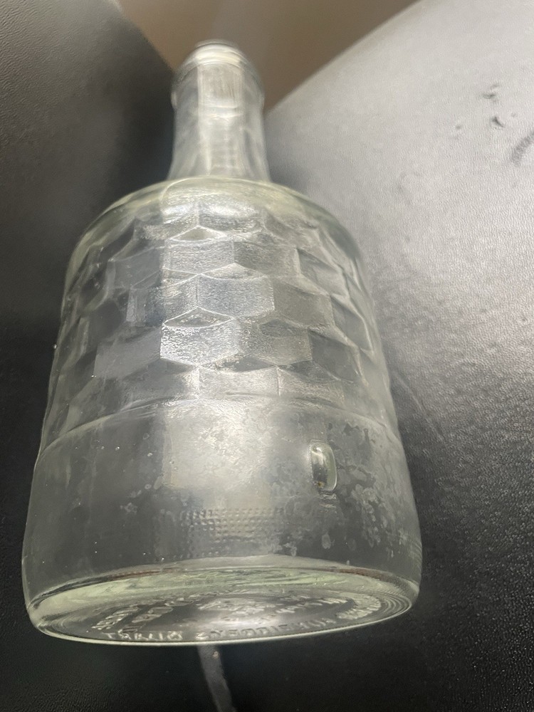 Mogen David Wine Corp Clear Glass Wine Bottle 4/5 Quart Collectible