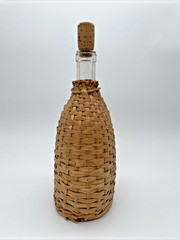 Vintage Rattan Wicker Wrapped Liquor Wine Bottle w/ Handle and Stopper 10&Prime; Empty