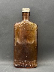 Vintage Bardenheier&rsquo;s Wine Amber Glass Embossed Pint Flask Bottle 1930s-1950s