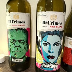 19 Crimes Universal Monsters Wine Bottle Set Frankenstein Bride Mummy Limited!