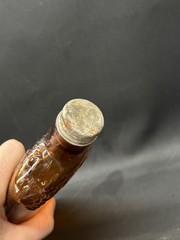 Vintage Bardenheier&rsquo;s Wine Amber Glass Embossed Pint Flask Bottle 1930s-1950s