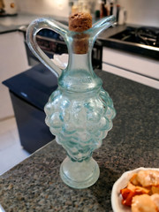 PINORD GLASS GRAPE CLUSTER LT GREEN STURDY BOTTLE 11.5&Prime; TALL