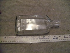Vintage 4/5s Pint Morgan David Wine Bottle, Screw top, No Label. see Pictures