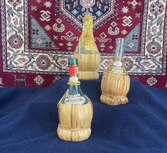 3ea Assorted CHIANTI EMPTY ITALY WINE BOTTLES VINTAGE Raffia Wrapped A0105