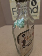 Vintage Mogen David Concord Wine Bottle 2/5 Pint Georgia USA