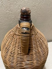 Wicker Wrapped Amber Glass Whiskey Wine Bottle Jug Half Gal Screw Cap 1940s