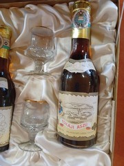 Vintage Tokaji Wine Set in Decorative Box – Rare Collector’s Piece with Story