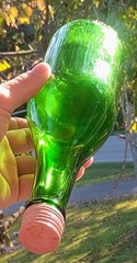 Vintage 1968 UNITED VITNER&rsquo;S INC Green Glass Wine Bottle Org Pink Lid Beautiful