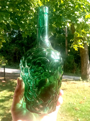 PRETTY GREEN CLUSTER OF GRAPES SHAPED WINE BOTTLE WITH EMB LEAF