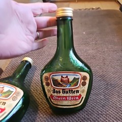 2 Empty Wine Das Gutten Green Bottles 4/5 Quart California Rhein Wein 9.5&Prime;